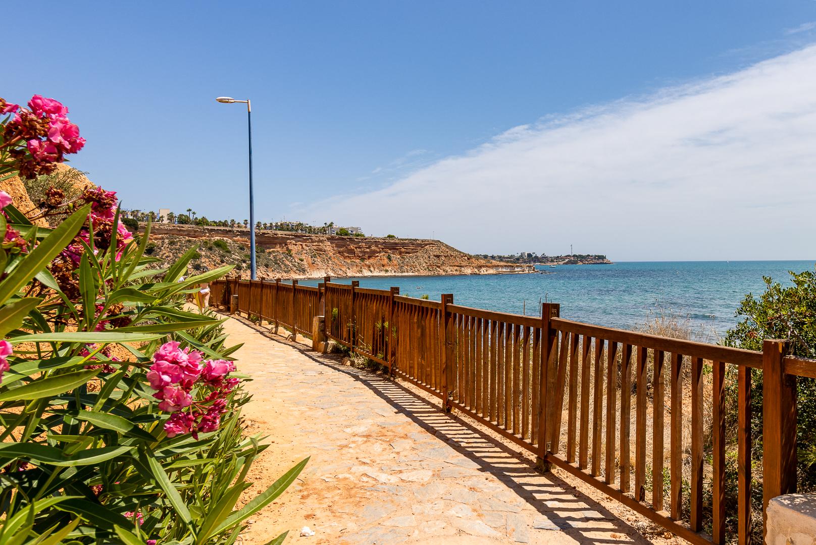 2260_o_1jo19lhb47nf13jhi2q1283142c2r Penthouse in Orihuela Costa, Alicante