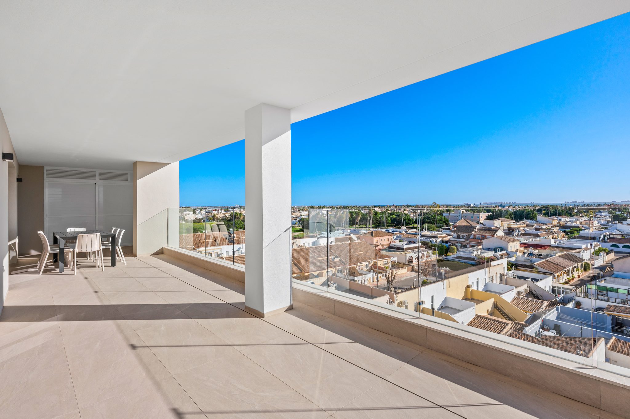 28 Luxury Key Ready Apartment with Tourist Licence in Los Alcázares
