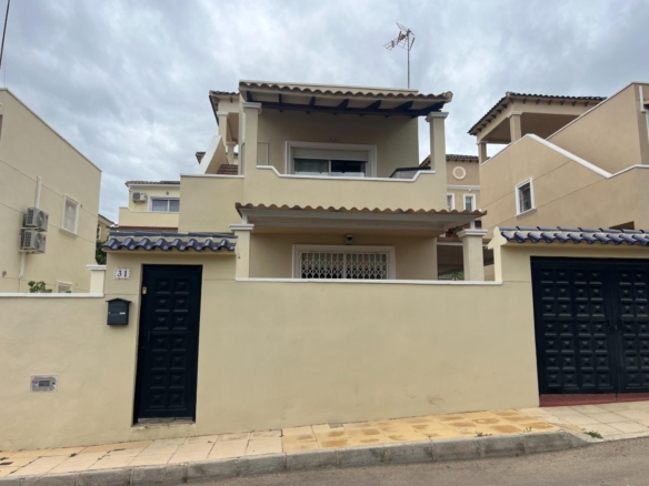 Duplex for sale in San Miguel de Salinas