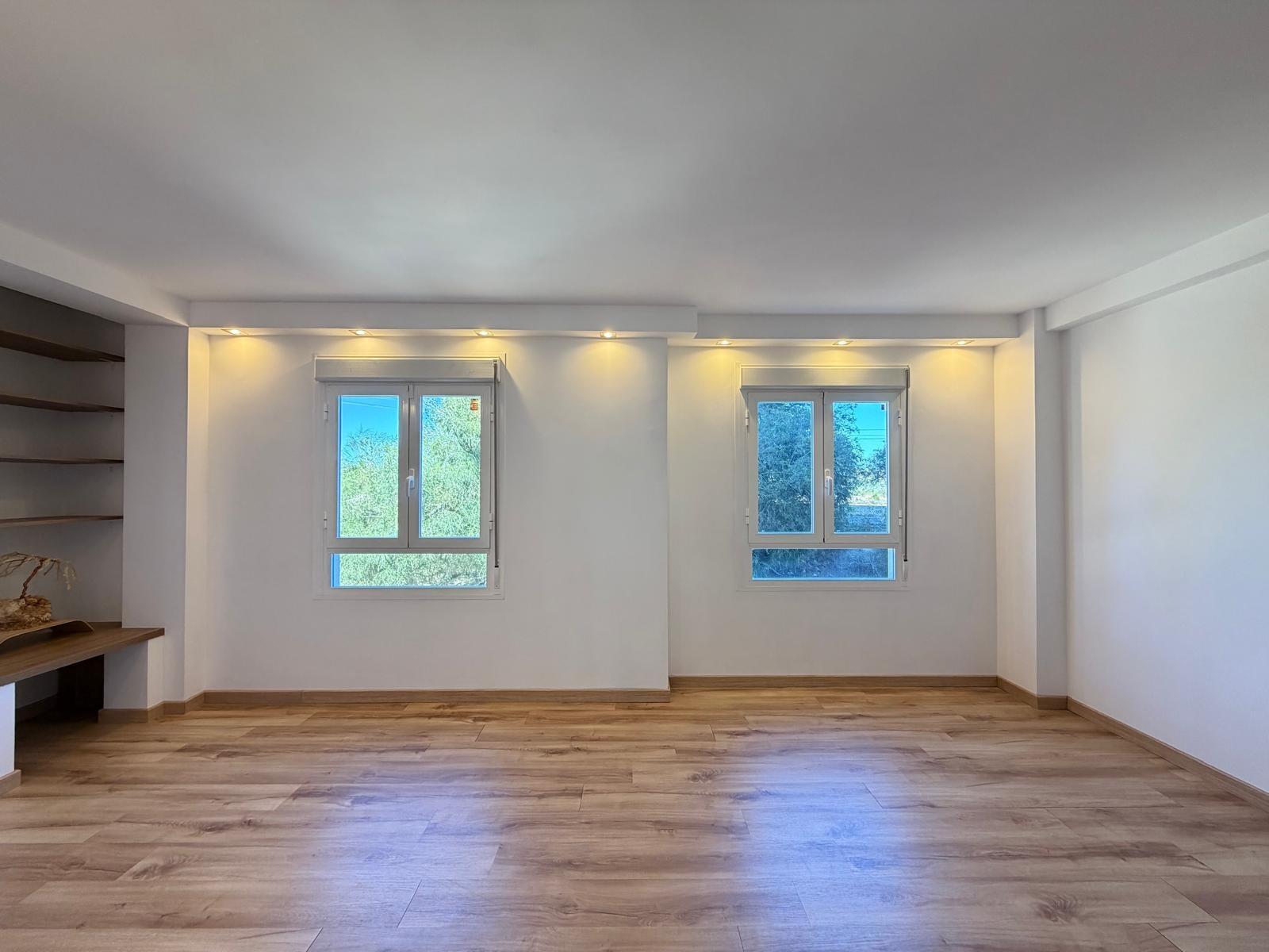 1600
