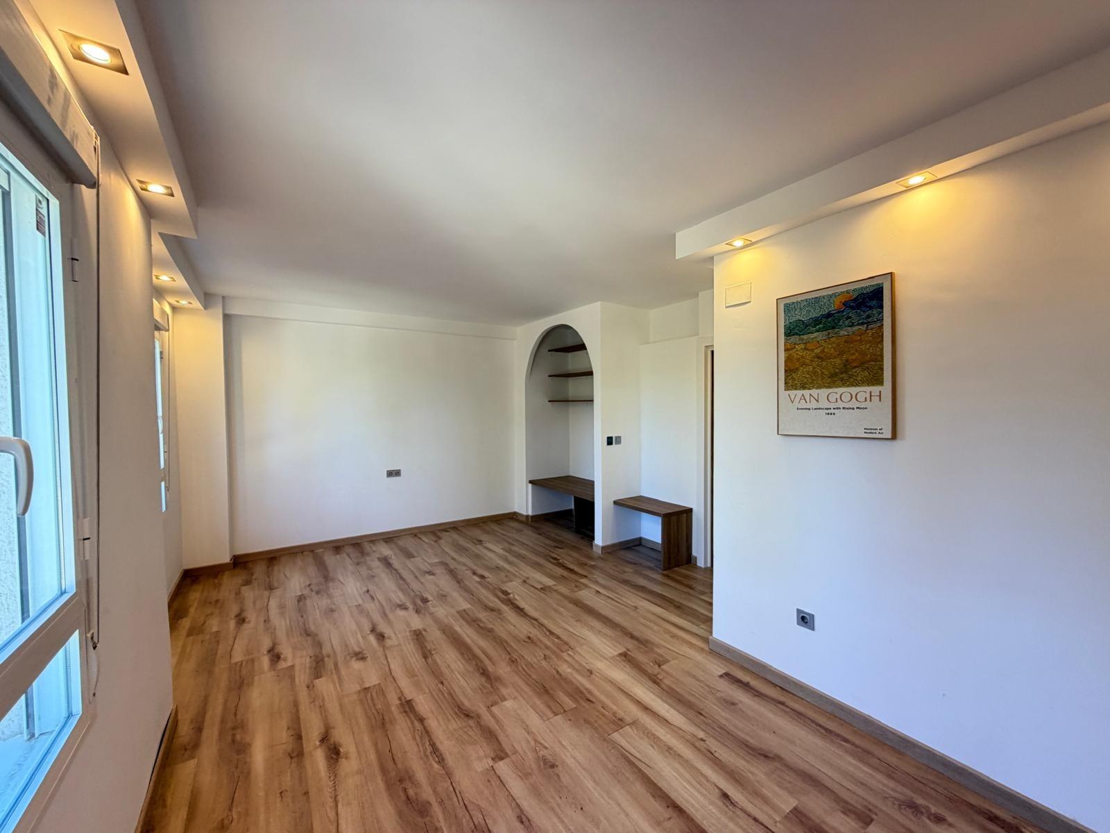1600