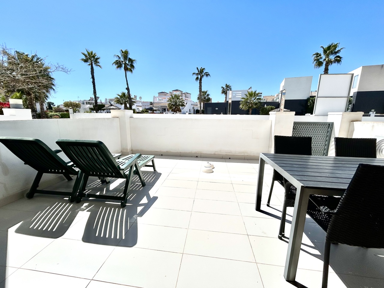 5251a21f48515cd32abb_xlarge Apartment in Villamartin, Alicante
