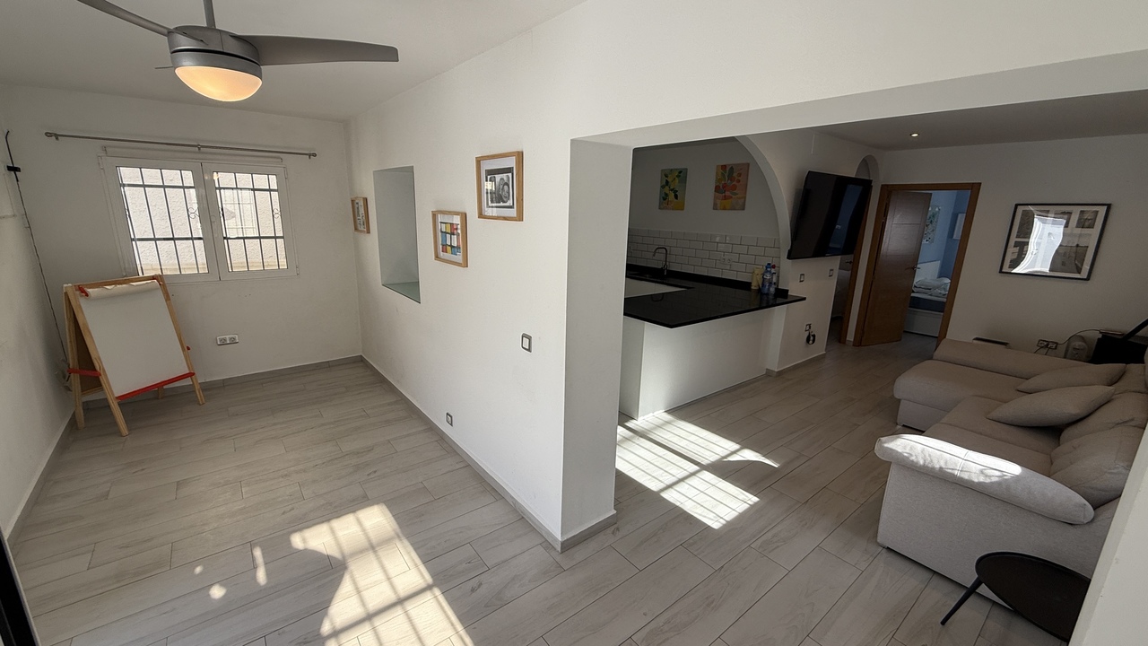 IMG_1966_xlarge Villa in Villamartin, Alicante