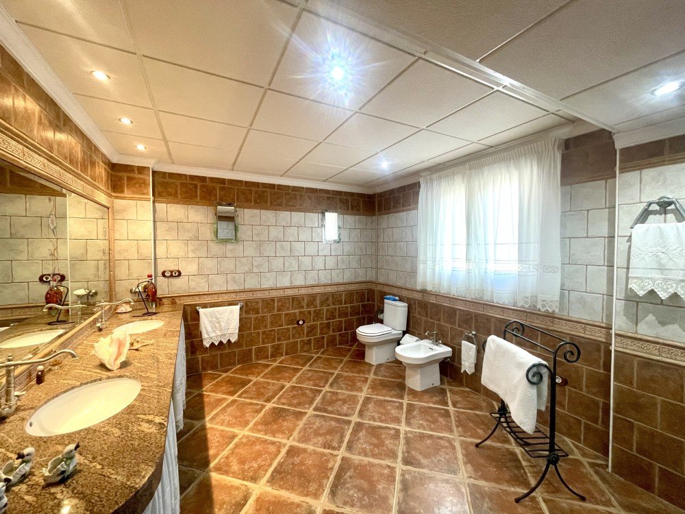 Main-Bathroom-CSH7 Villa in Formentera del Segura, Alicante