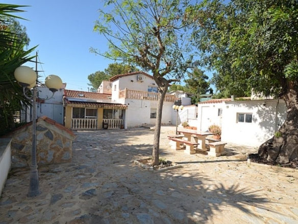 Country House for sale in Canadas De San Pedro