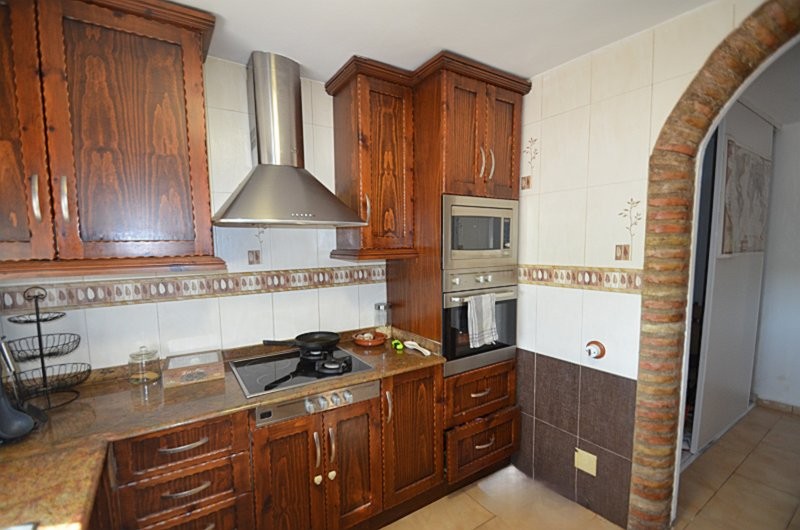 800