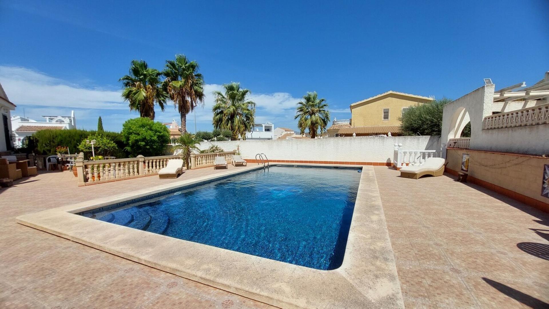 g_44e83vmzw0y6bcrf5x60 Villa in Camposol, Alicante