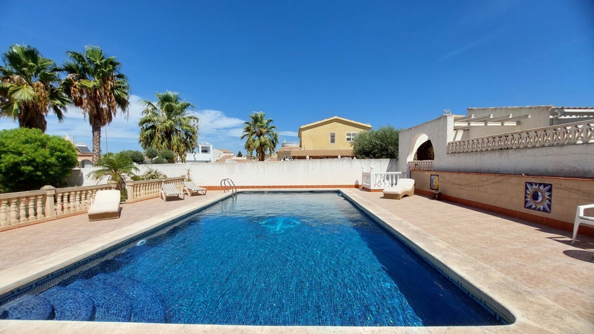 g_4vj78sz82u7viafxtt84 Villa in Camposol, Alicante