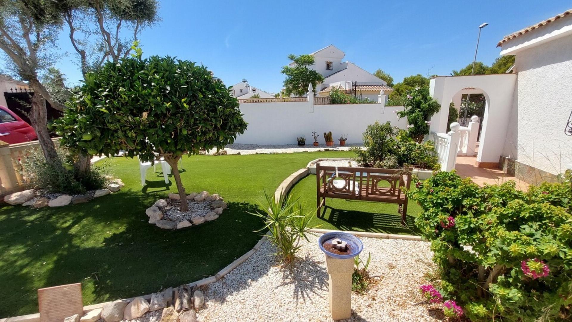 g_8ija48mbyzanwxx52xw8 Villa in Camposol, Alicante