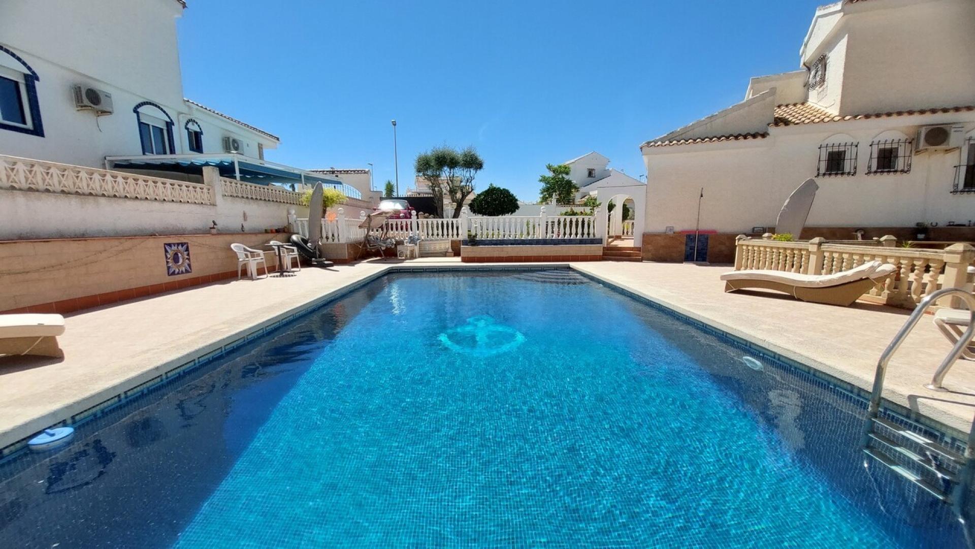 g_hzq5n4pmf05h4gursrui Villa in Camposol, Alicante
