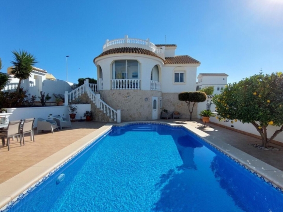Villa for sale in Camposol