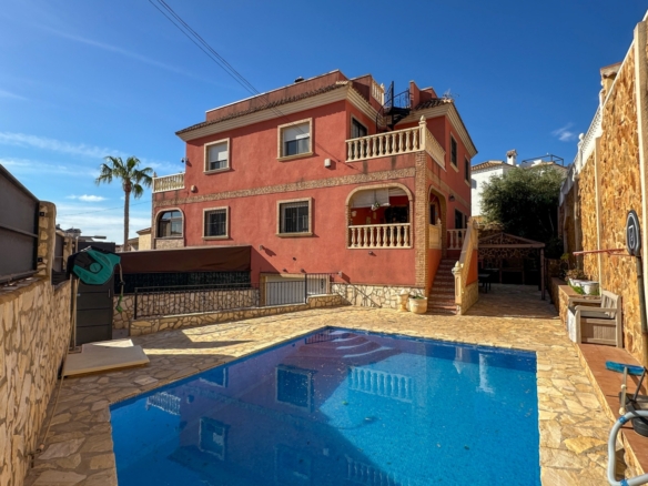 Town House for sale in San Miguel de Salinas