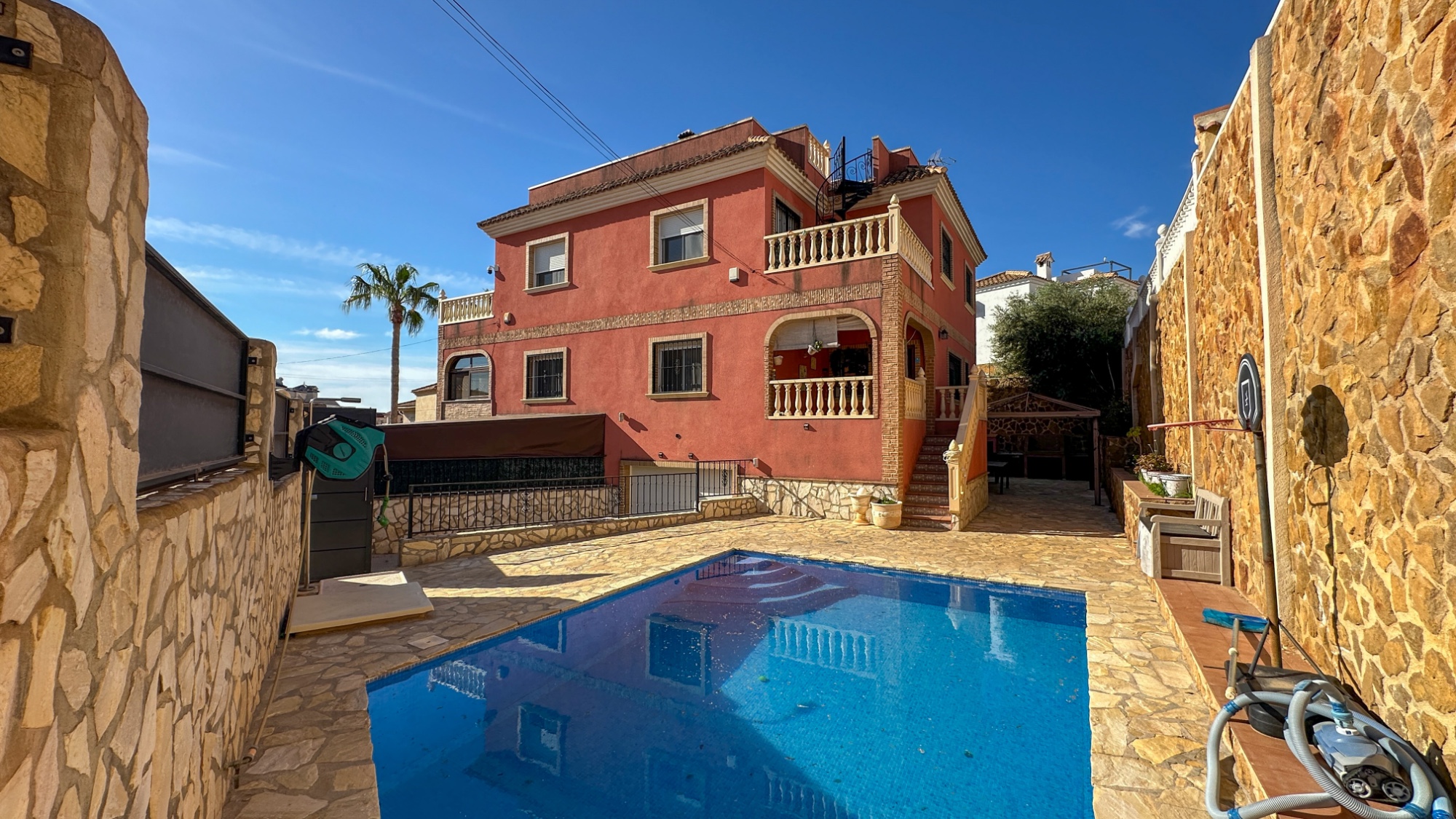 o_1jnrqbbep1cqh124a1oh019itfpr3c Town House for sale in San Miguel de Salinas