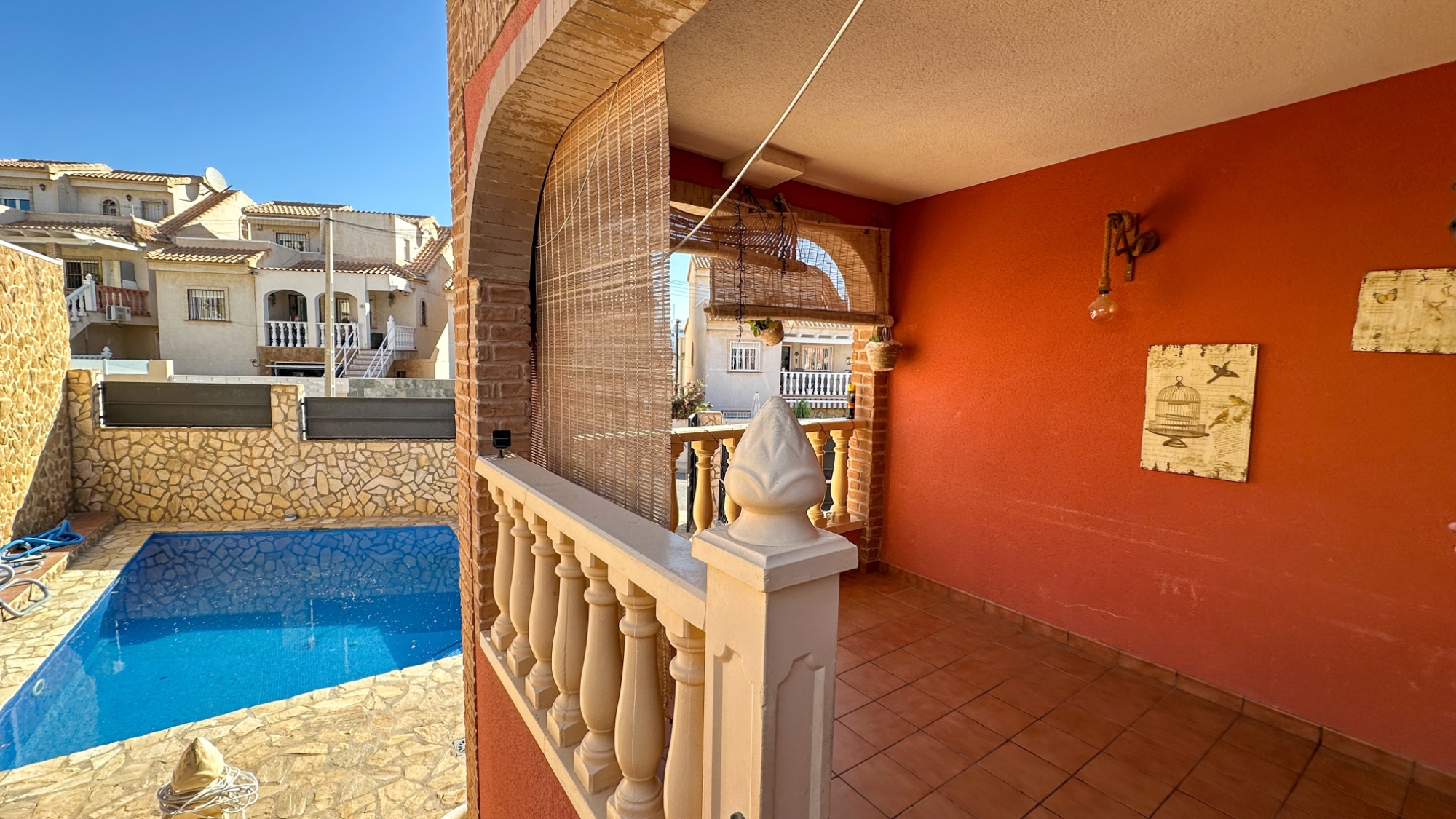 o_1jnrqbbepffq16bt1f1b1vim1a8a44 Town House in San Miguel de Salinas, Alicante
