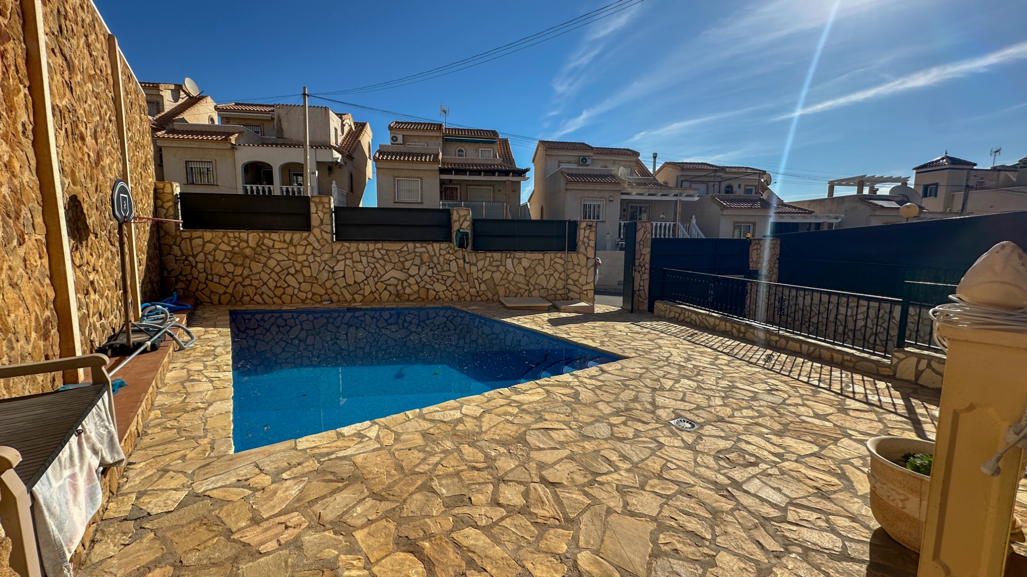 o_1jnrqbbeq1m7n1ku21hb9pub15tb4c Town House in San Miguel de Salinas, Alicante