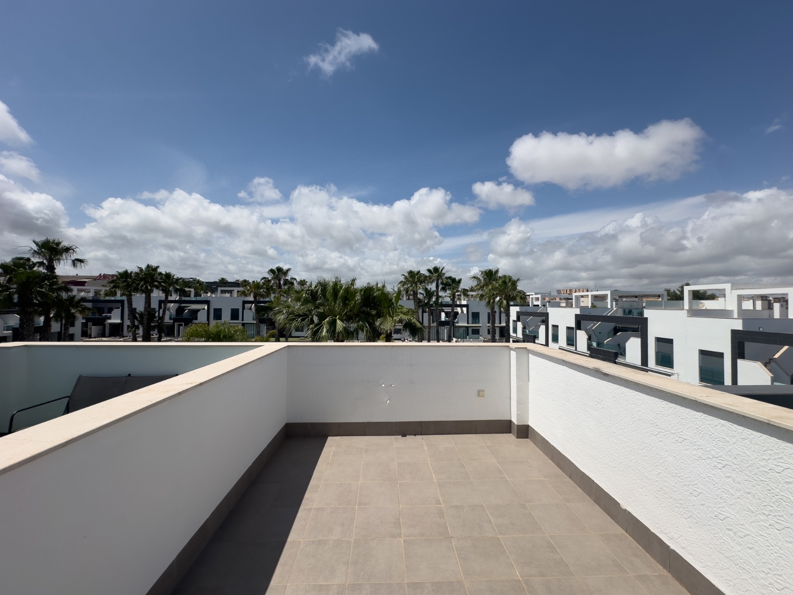 o_1joaulac91mfn9611ss114p6m43f Apartment in La Zenia, Alicante