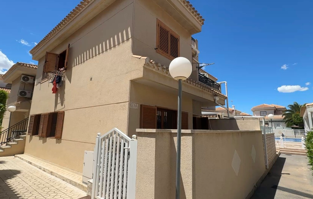 o_1jogn25rhs6bjf9me32s8146o32 Apartment in Orihuela Costa, Alicante