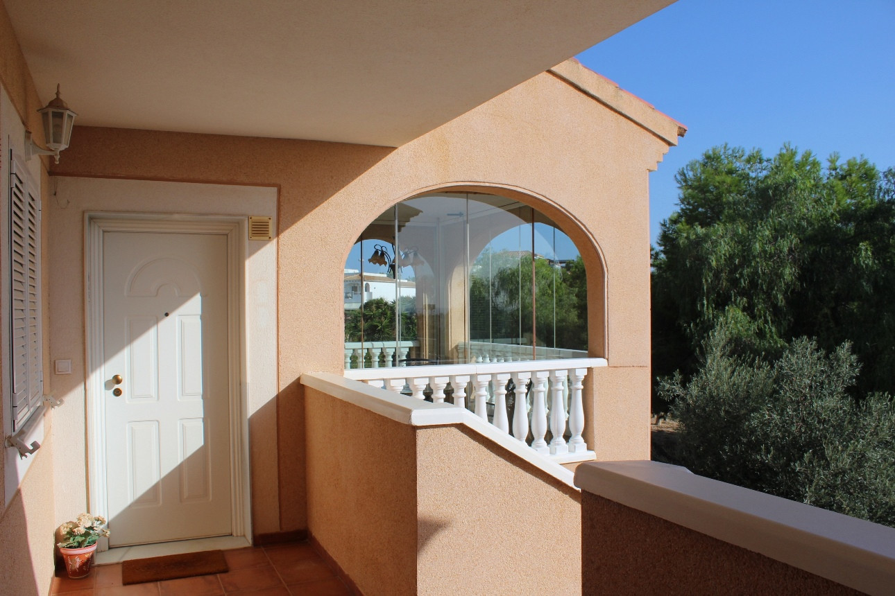 o_1jom3opla1ga1e80n7hhr61h9k1q Penthouse in Orihuela Costa, Alicante