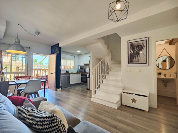 Town House for sale in Guardamar del Segura