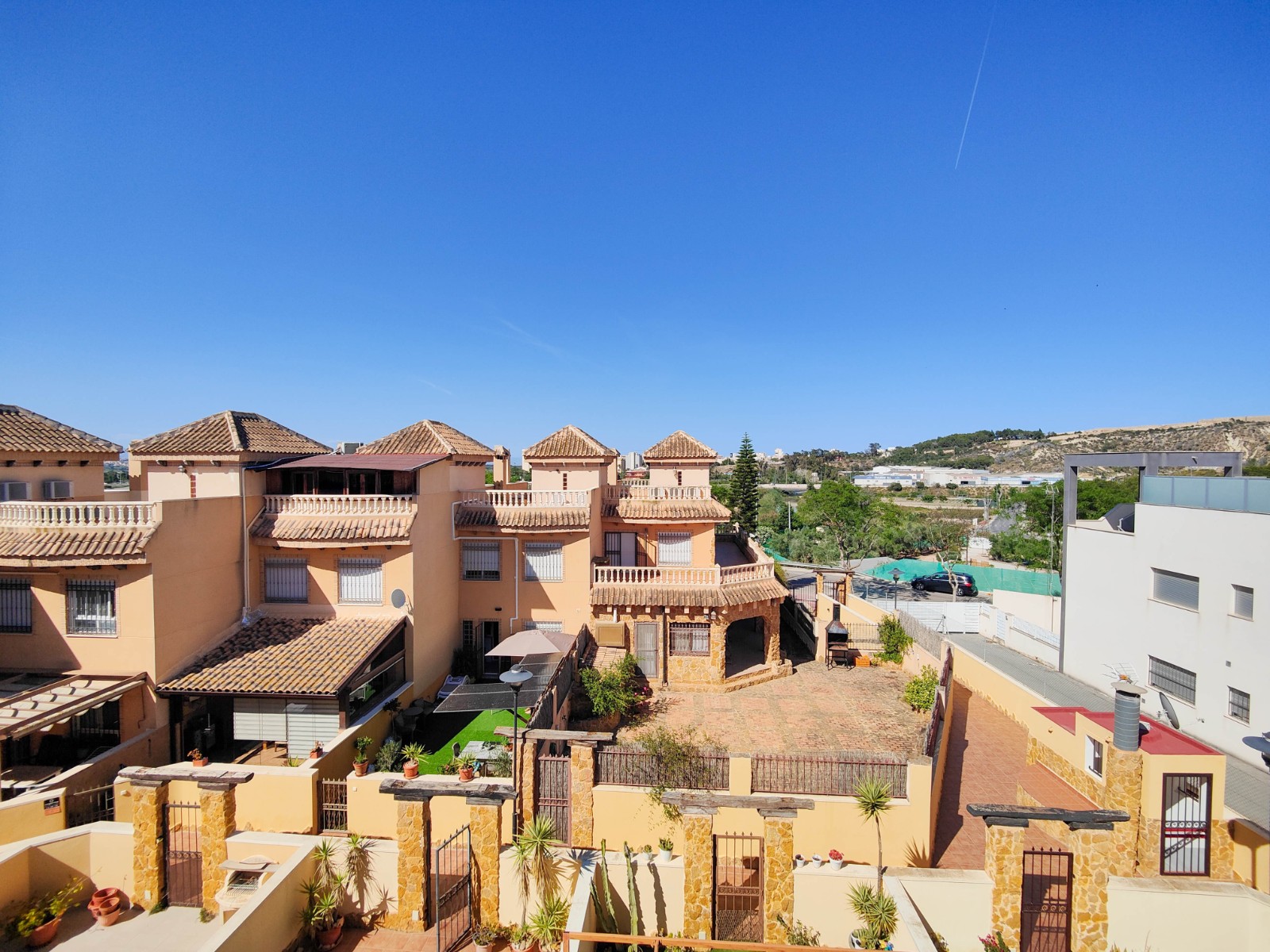 oplus_1048578 Town House in Guardamar del Segura, Alicante