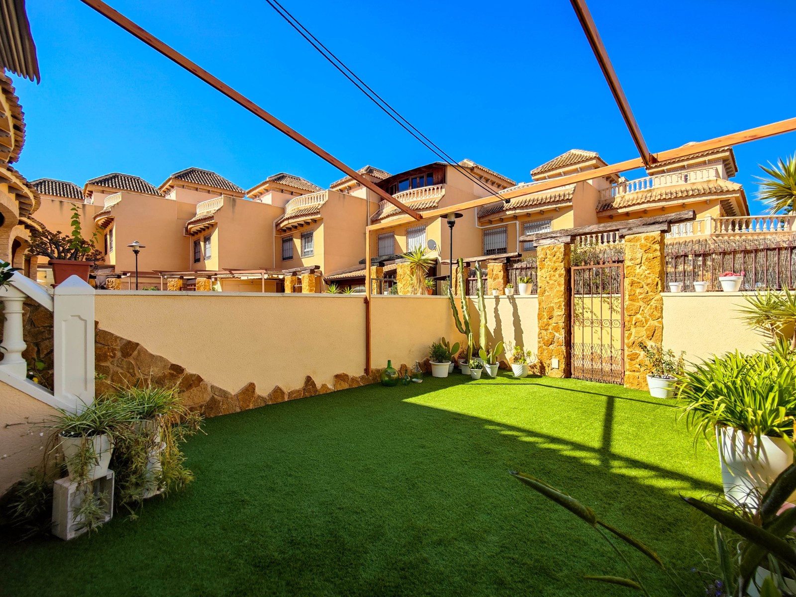 oplus_1048578 Town House in Guardamar del Segura, Alicante