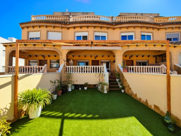 Town House for sale in Guardamar del Segura