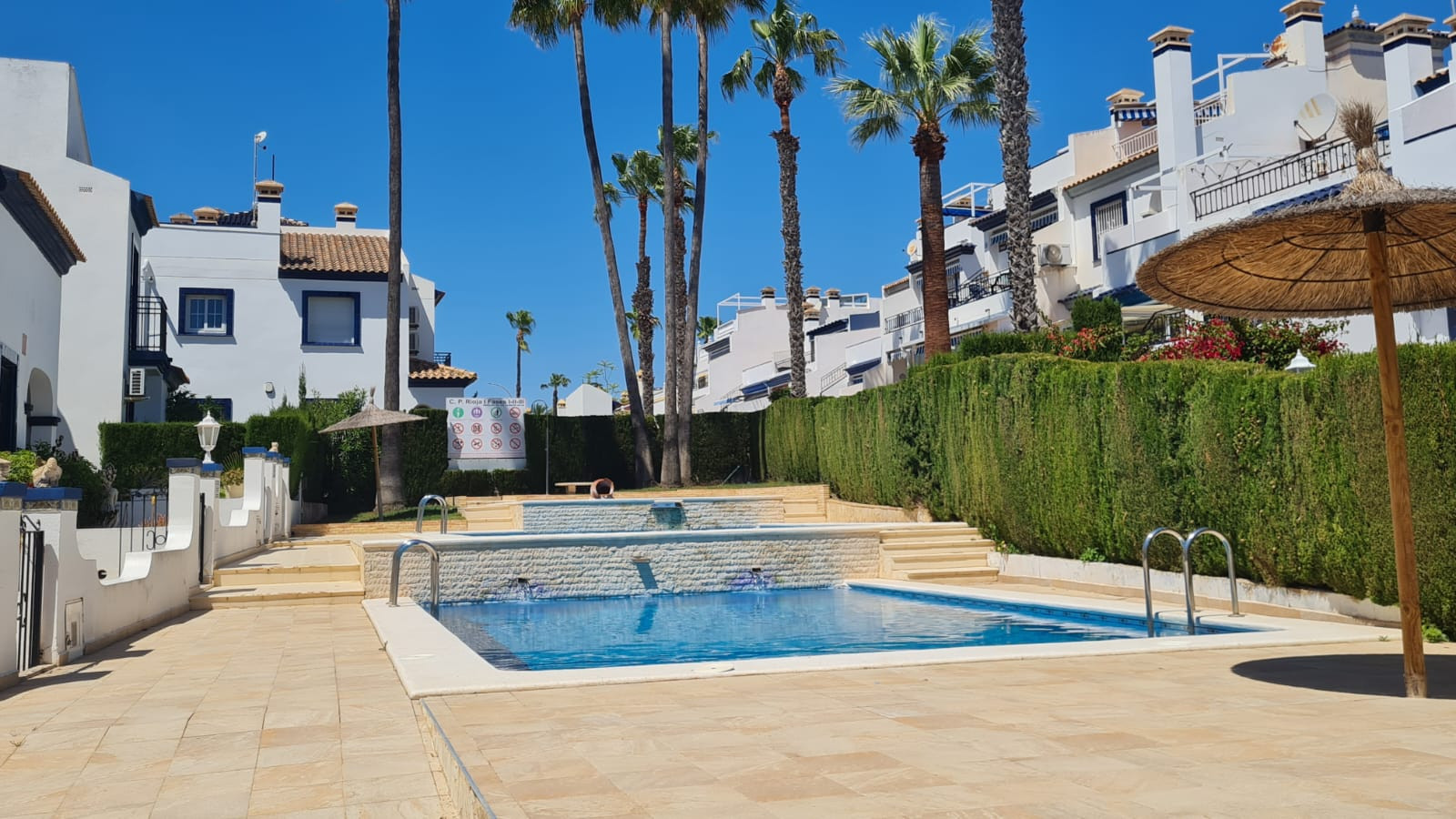 o_1jp5bhsgmvlqrag1imi5vs1drm1m Bungalow in Villamartin, Alicante