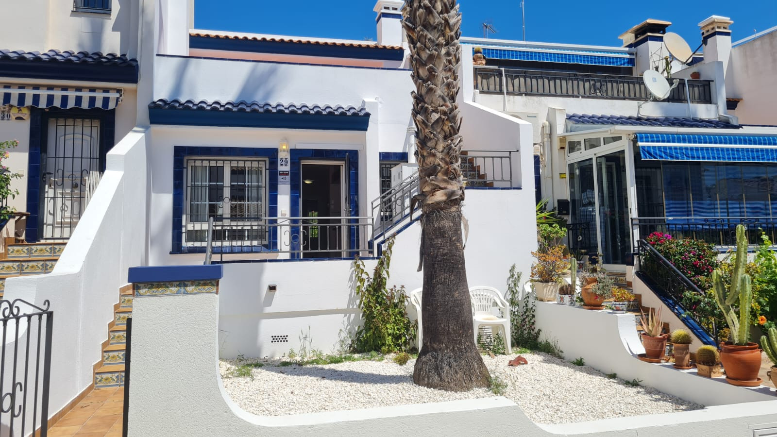 o_1jp5bhsgne2k719ofc1sat1uc21q Bungalow in Villamartin, Alicante