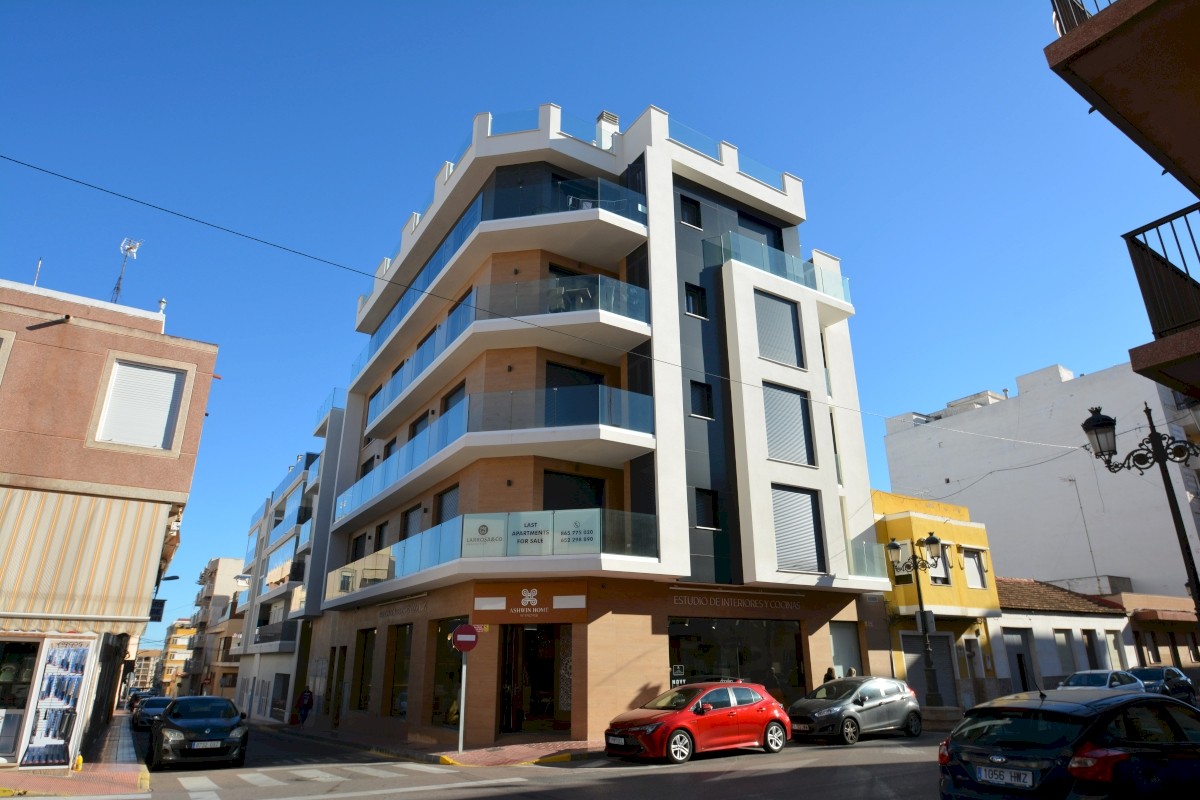 o_1jp7n2tgh1pj81qch1h6k1n346ru1k.jpg Penthouse for sale in Guardamar del Segura