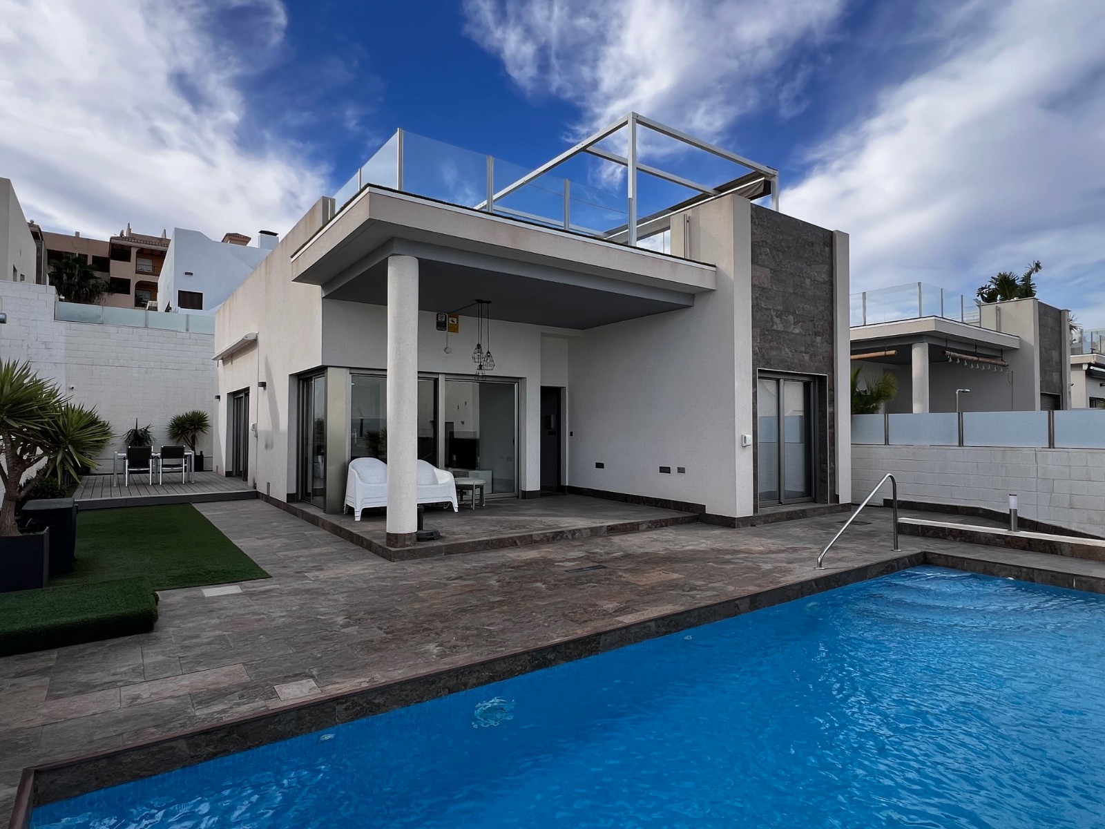 o_1jphp3ndqsqeq5f1tn9d8ol4435 Villa in Orihuela Costa, Alicante