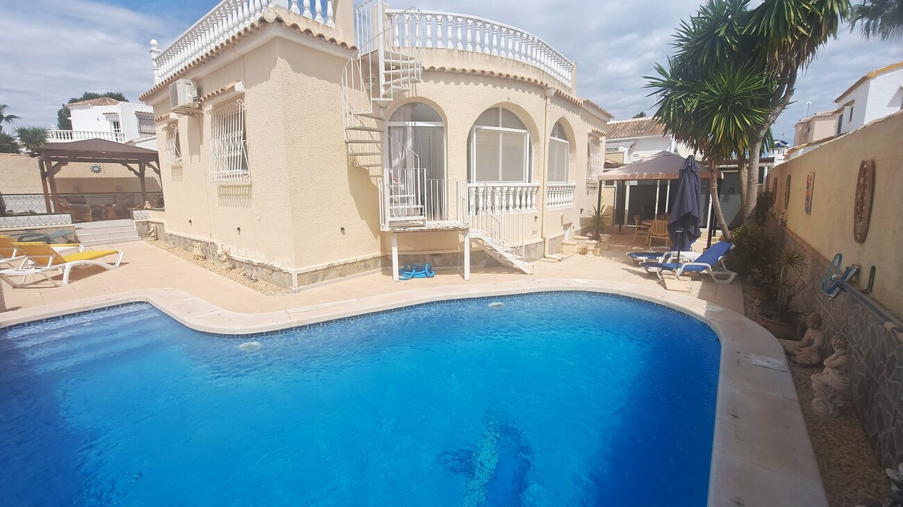 villa-villamartin-spsdx232-26.jpg Villa for sale in Villamartin