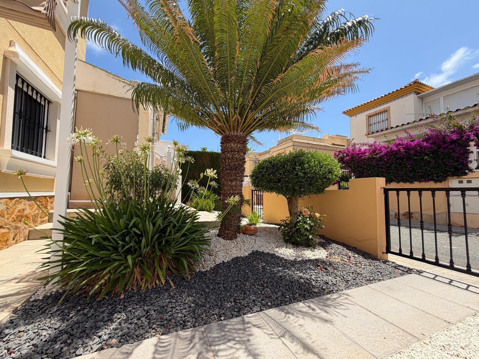 11-10 Town House in Orihuela Costa, Alicante