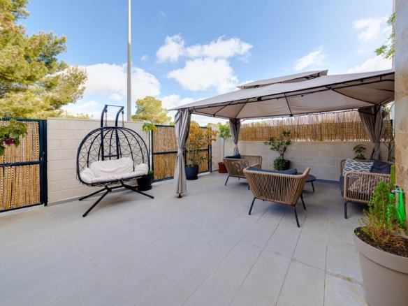 Town House for sale in Villamartin