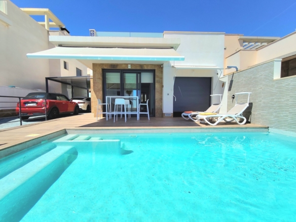Villa for sale in San Miguel de Salinas