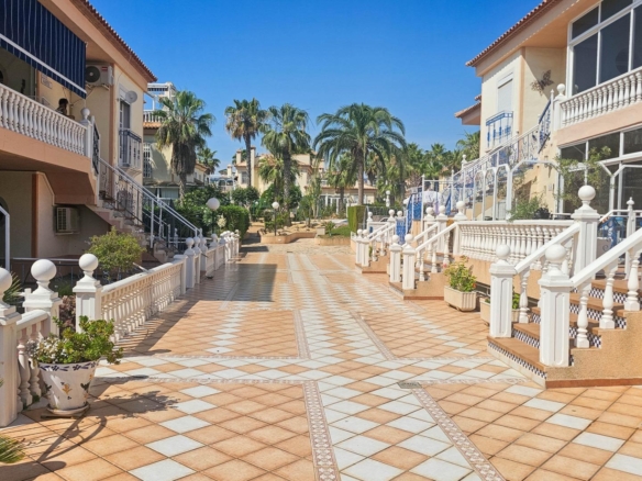 Bungalow for sale in Orihuela Costa