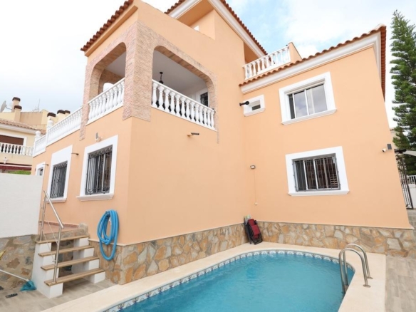 Villa for sale in San Miguel de Salinas
