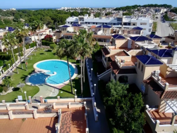 Town House for sale in Mil Palmeras