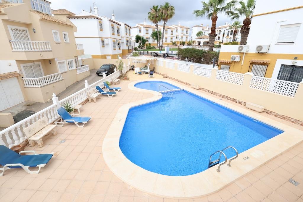 3-32 Villa in San Miguel de Salinas, Alicante