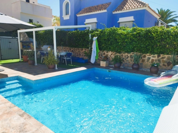 Villa for sale in San Miguel de Salinas