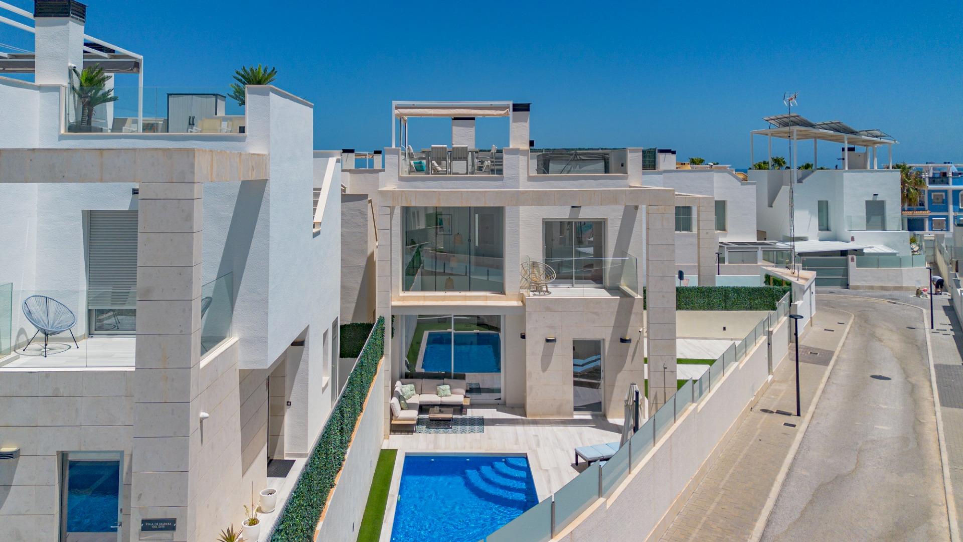 4-32 Villa in Orihuela Costa, Alicante