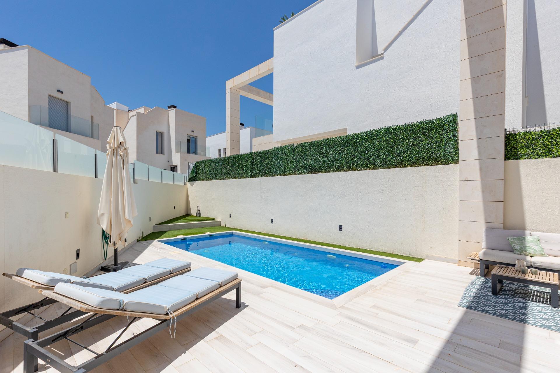 4-33 Villa in Orihuela Costa, Alicante