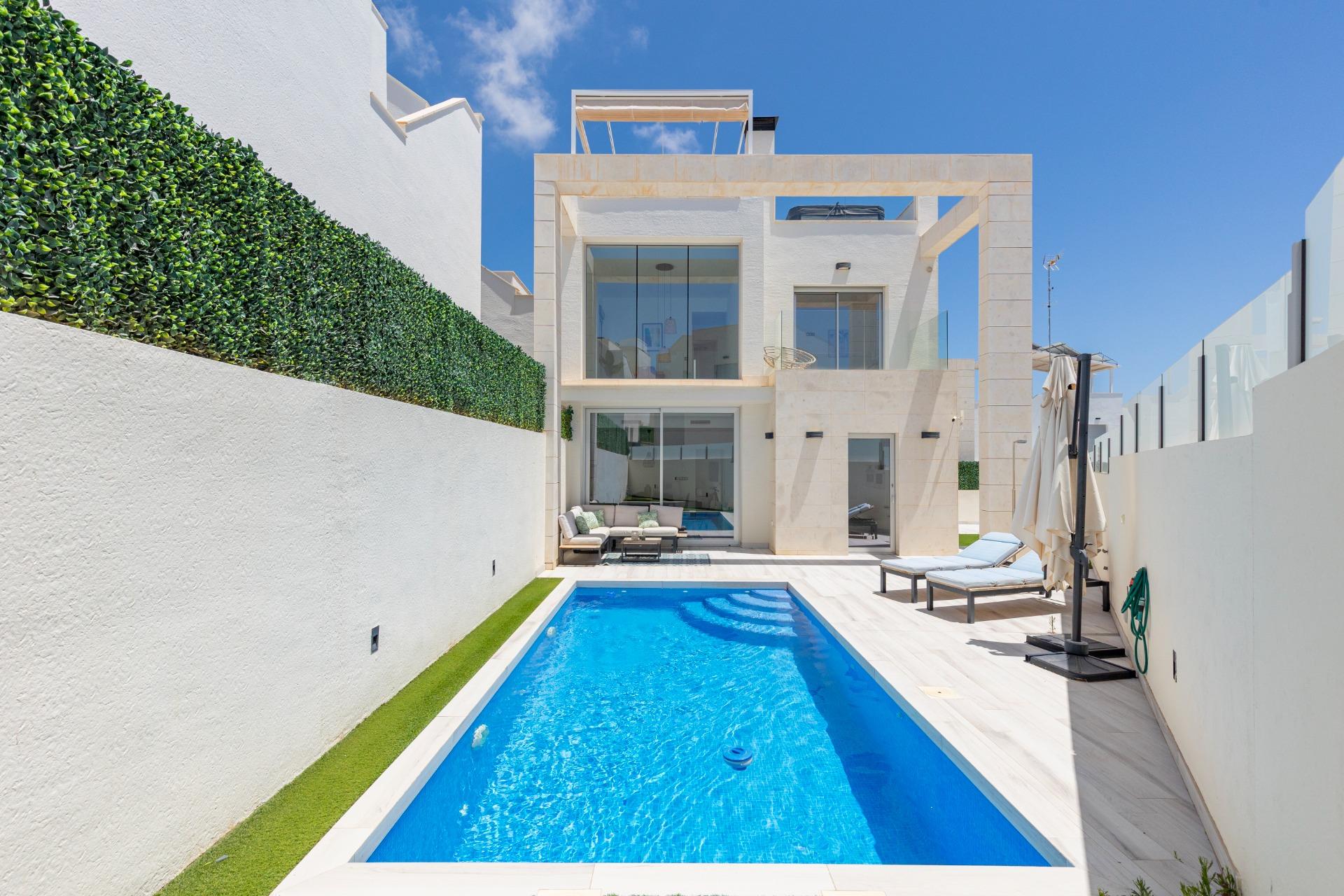 4-34 Villa in Orihuela Costa, Alicante