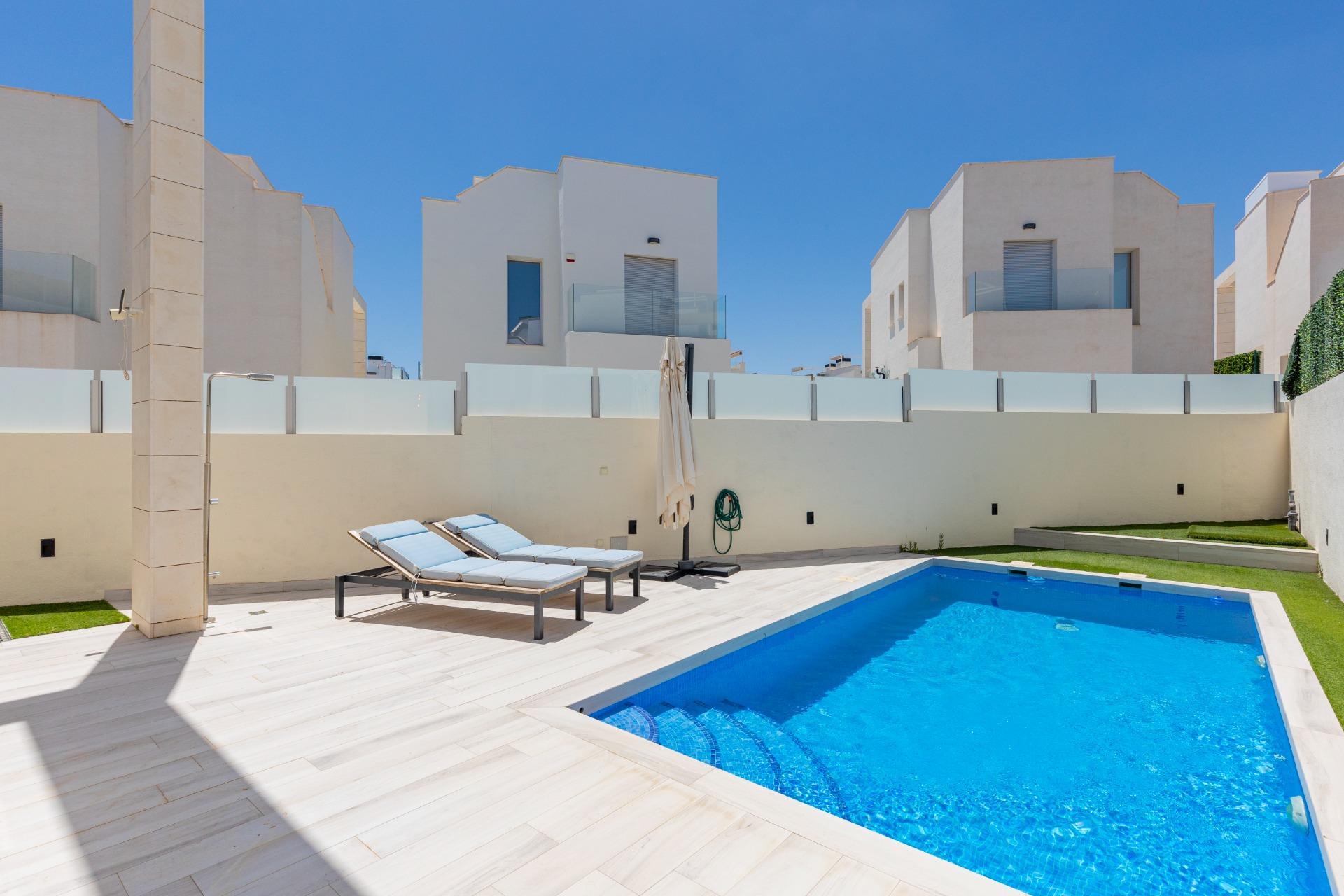 4-37 Villa in Orihuela Costa, Alicante