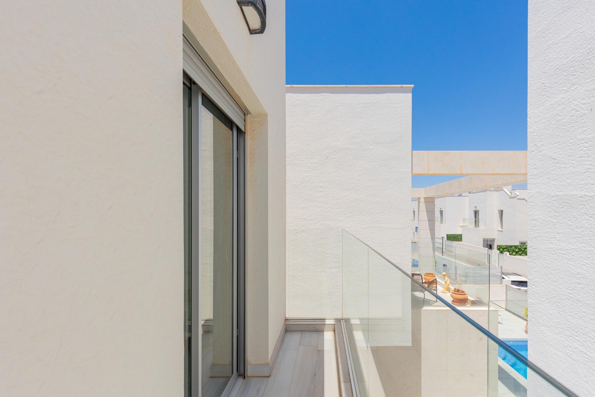 4-38 Villa in Orihuela Costa, Alicante