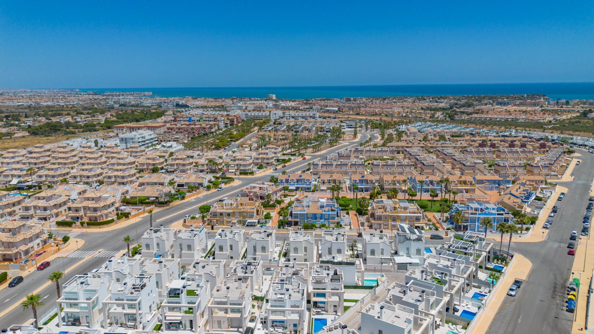 4-44 Villa in Orihuela Costa, Alicante