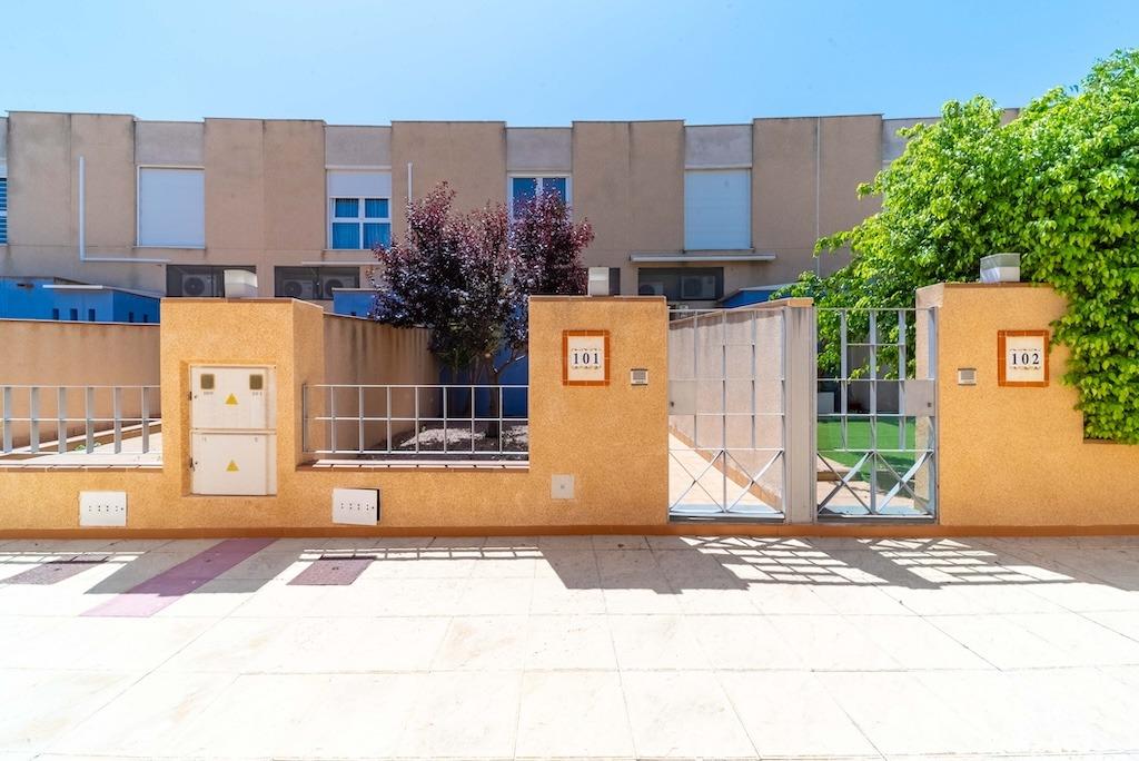 5-26 Town House in Orihuela Costa, Alicante