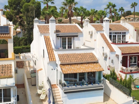 Villa for sale in Orihuela Costa