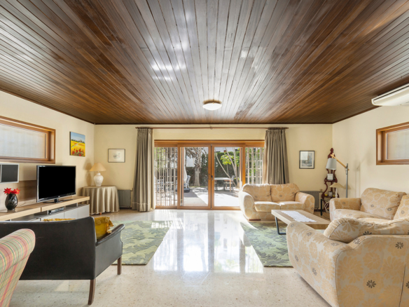 Villa for sale in Orihuela Costa