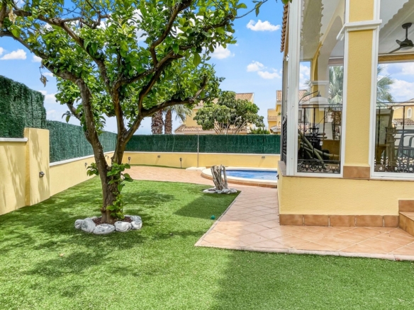 Villa for sale in Orihuela Costa