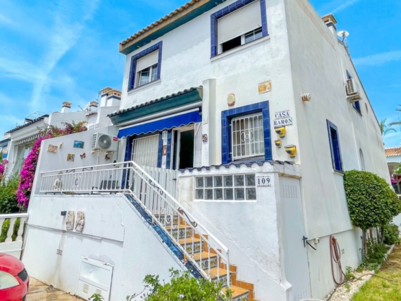 Town House for sale in Orihuela Costa